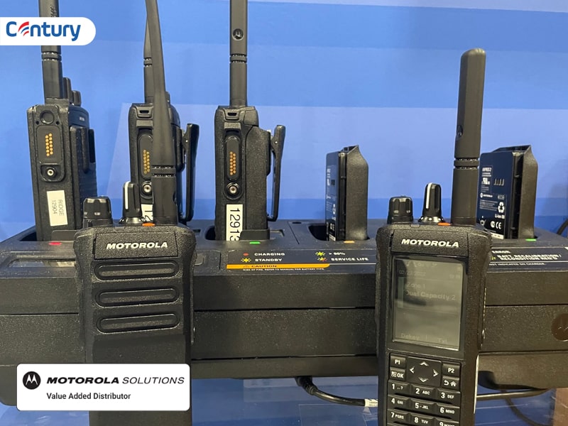 VHF và UHF đều có những ưu và nhược điểm khác nhau tùy vào môi trường sử dụng